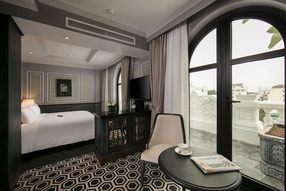 Terrace Suite City View thumbnail 5