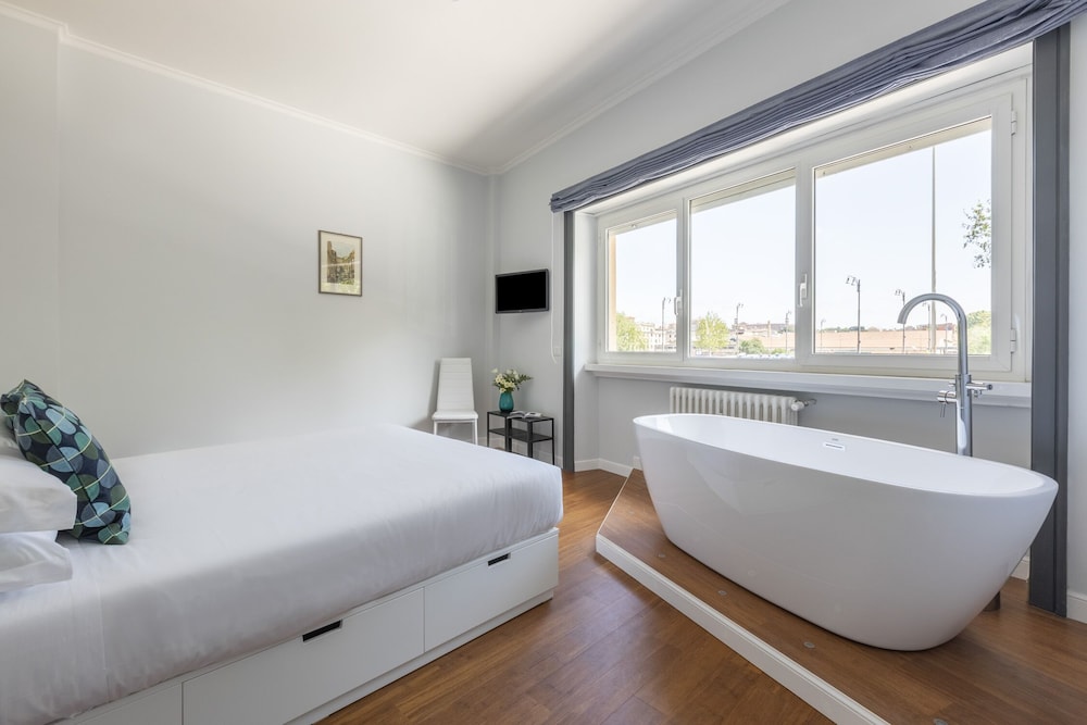 Deluxe Studio Suite photo 1