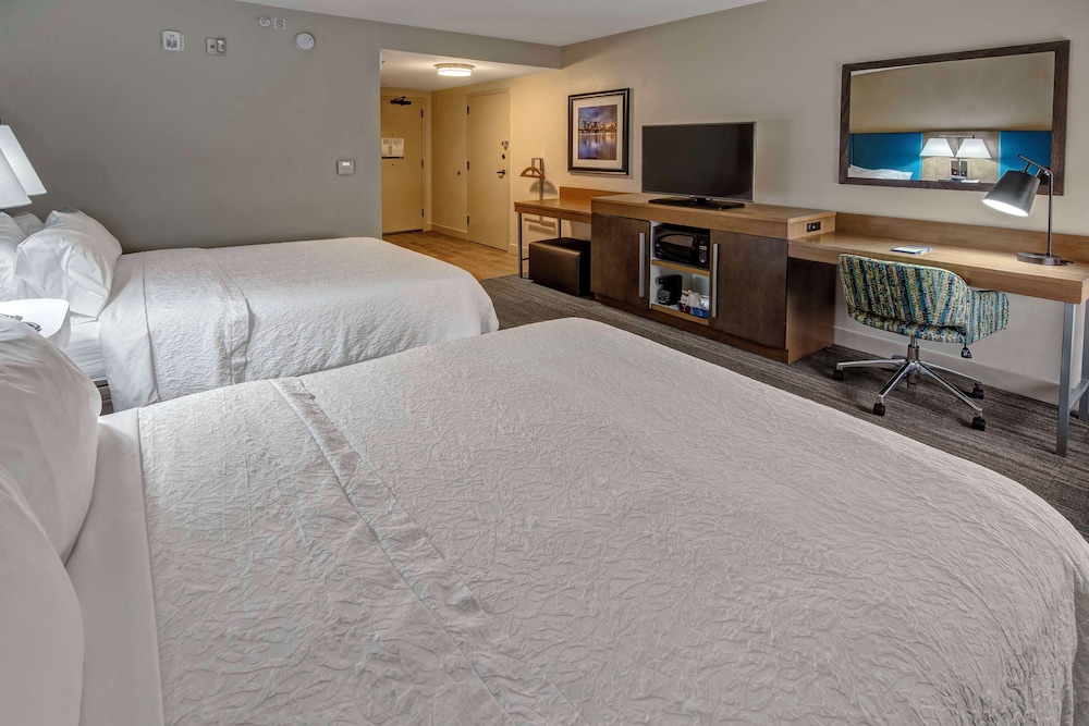 Room, 2 Queen Beds, Accessible, Bathtub (Hearing) - Photo 1