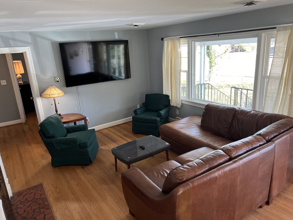 House, 5 Bedrooms photo 1