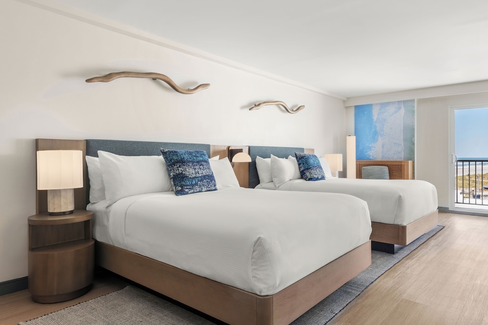 Room, 2 Queen Beds, Balcony, Partial Ocean View (Balcony)