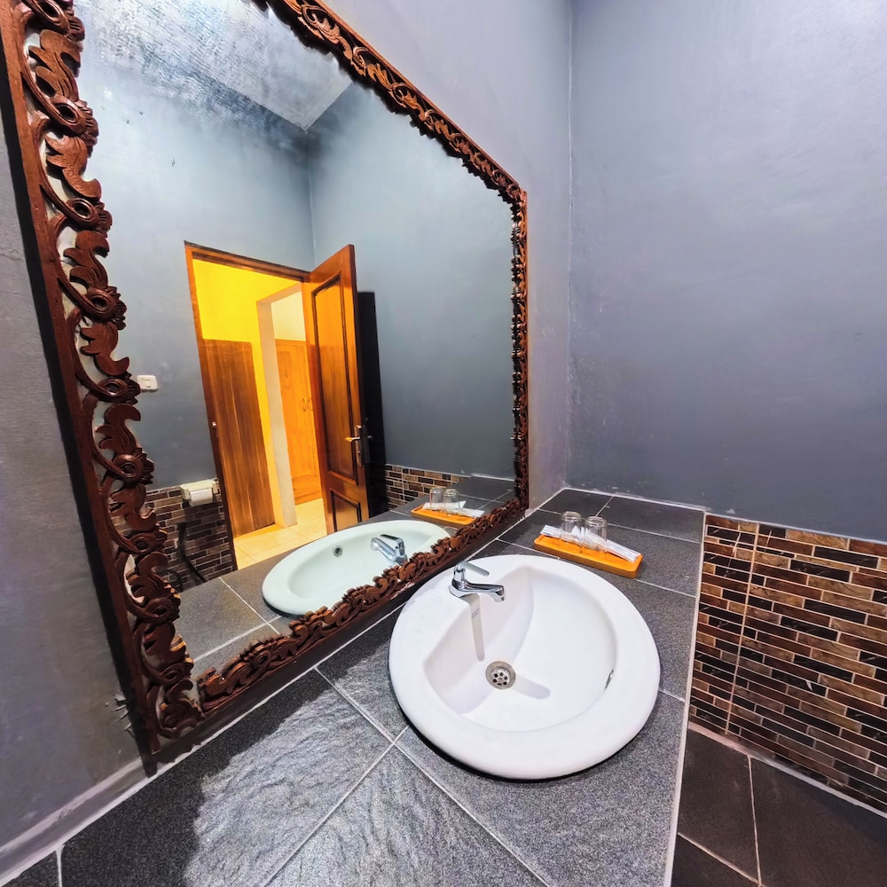 Family Room - Photo 15
