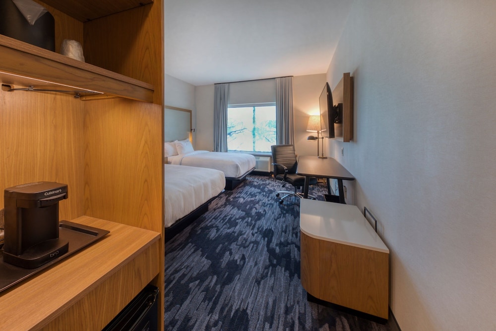 Room, 2 Queen Beds (Mobility Accessible, Tub) - Photo 1