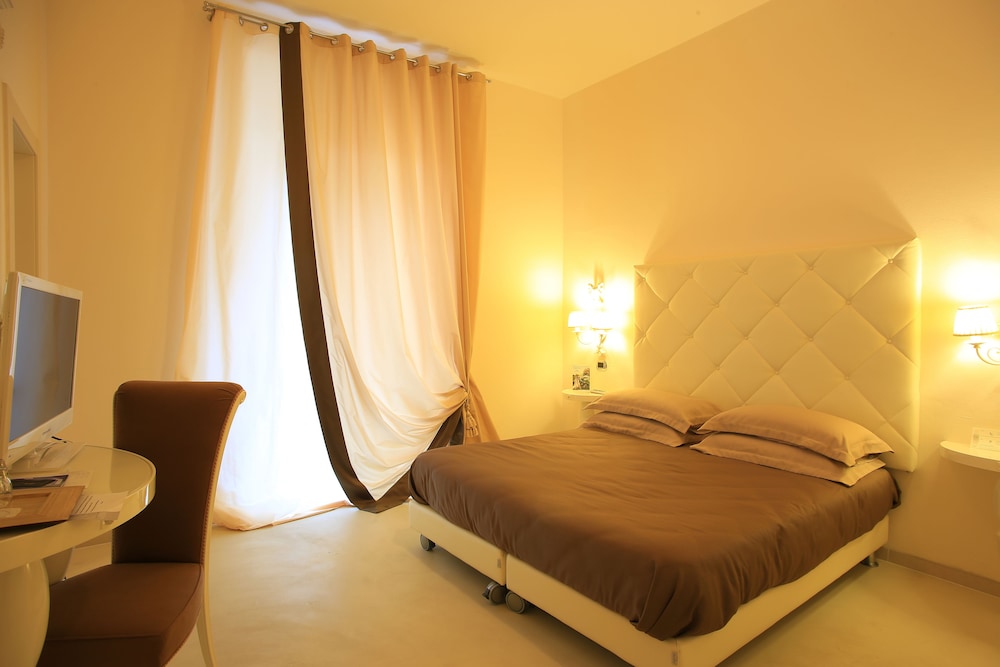Double Room - Photo 7