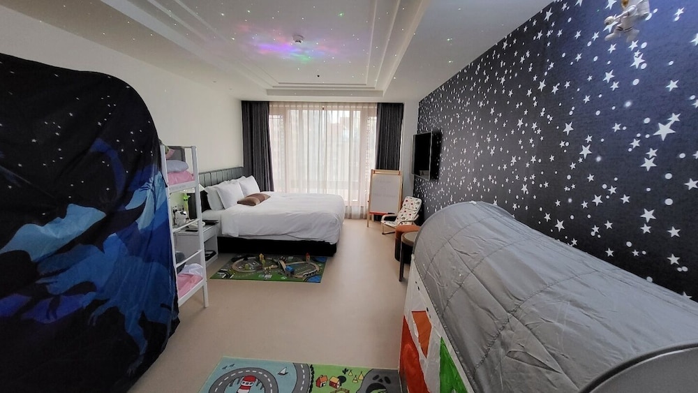[Breakfast Combo For 2pax] Kids Family Room With Bathtub (Korean Or American Breakfast Choose 1)