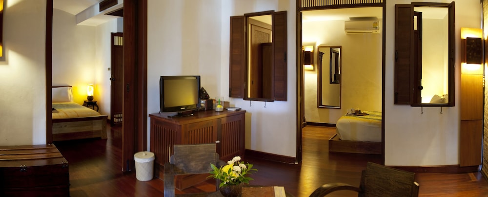 Family Room, 2 Bedrooms photo 3