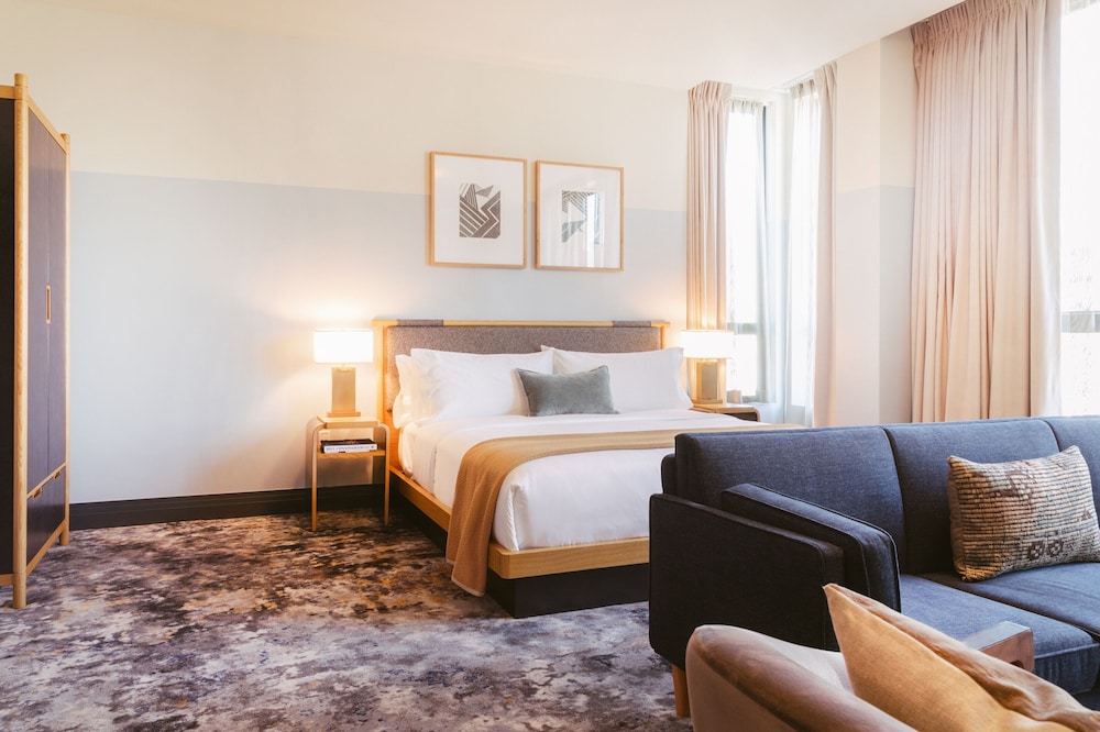 Junior King Suite - Photo 1