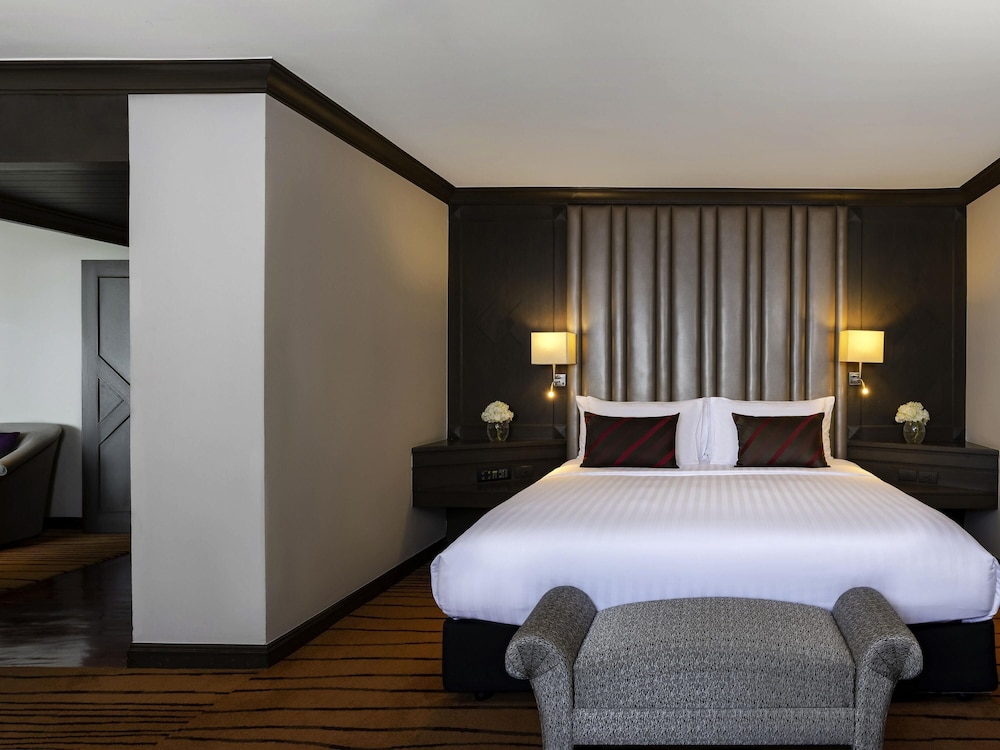 Executive Suite, 1 King Bed (Business Lounge Access)