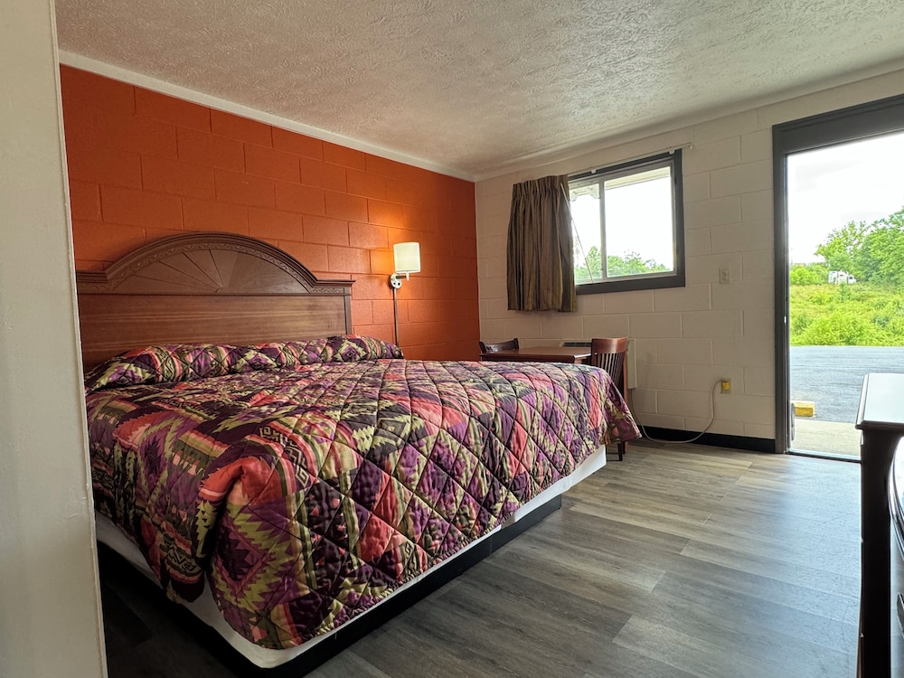 Non-Smoking Room, 1 King Bed photo 3