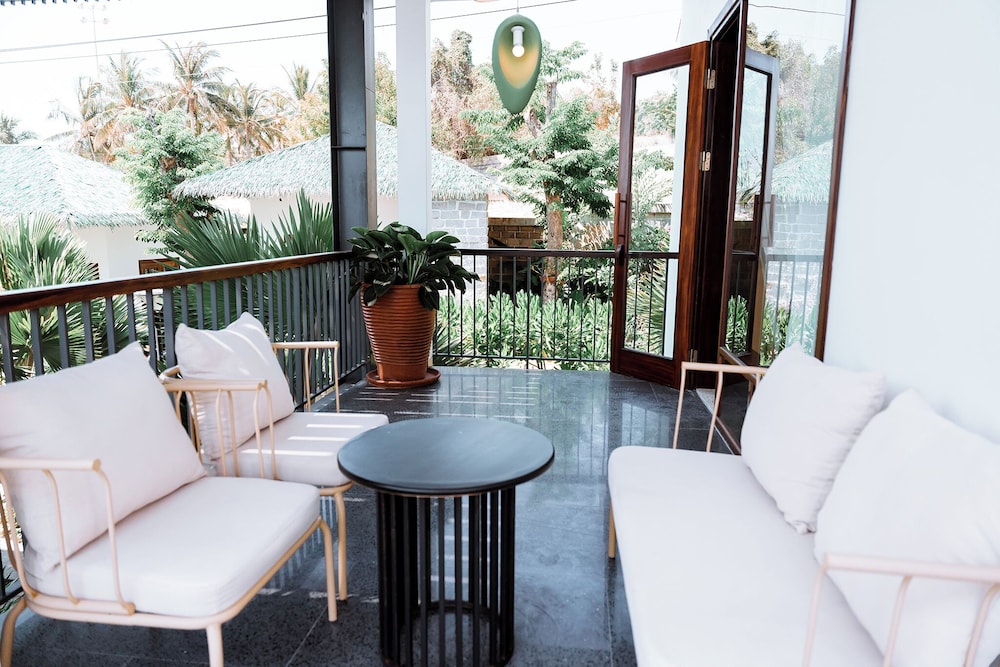 Lagoon King Room with Balcony