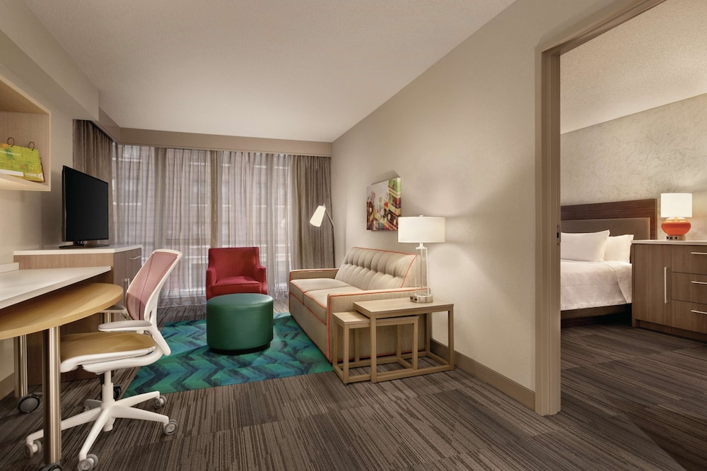 Suite, 1 King Bed, Accessible (Hearing)