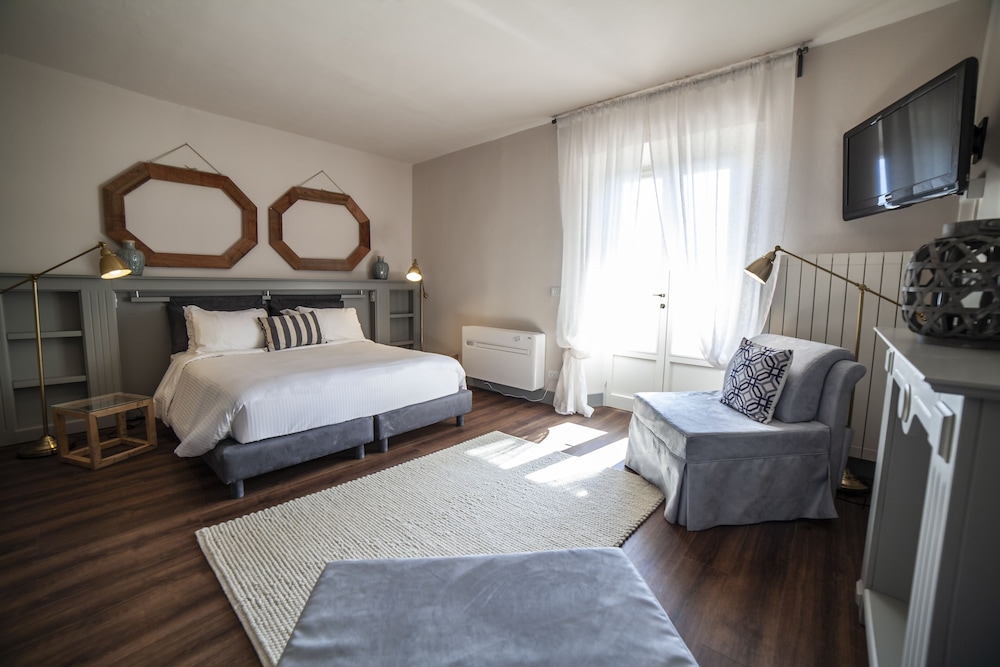 Deluxe Double or Twin Room, Balcony