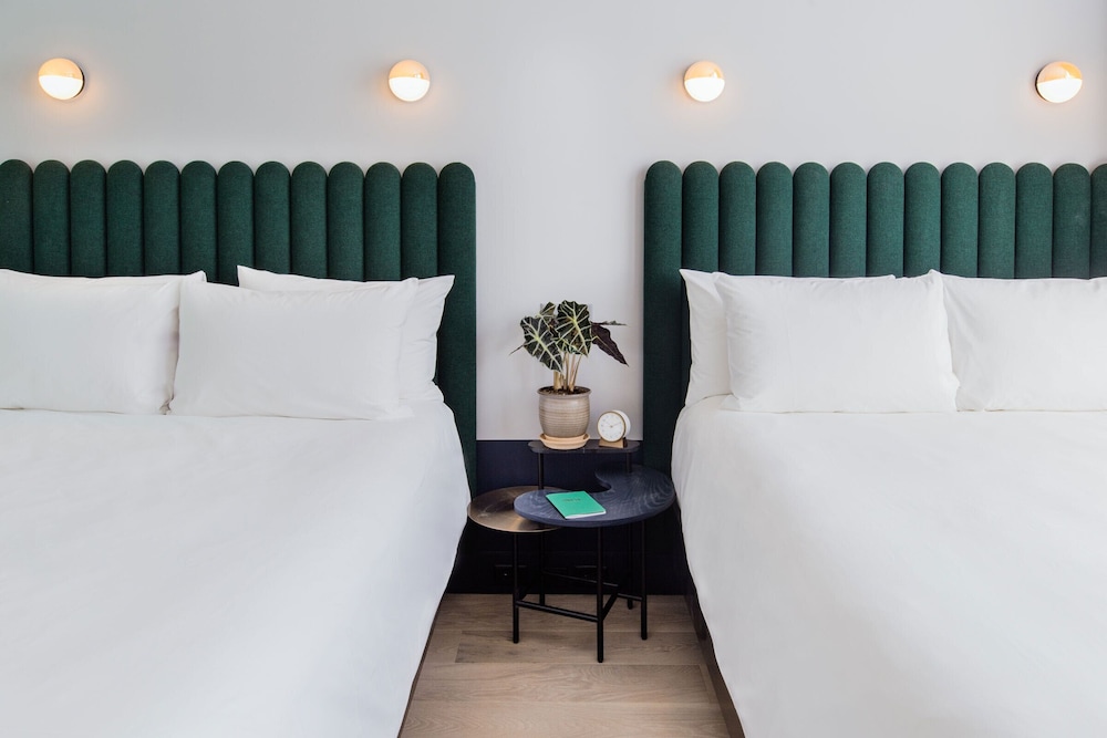 Standard Room, 2 Double Beds (Double Bedroom) thumbnail 6