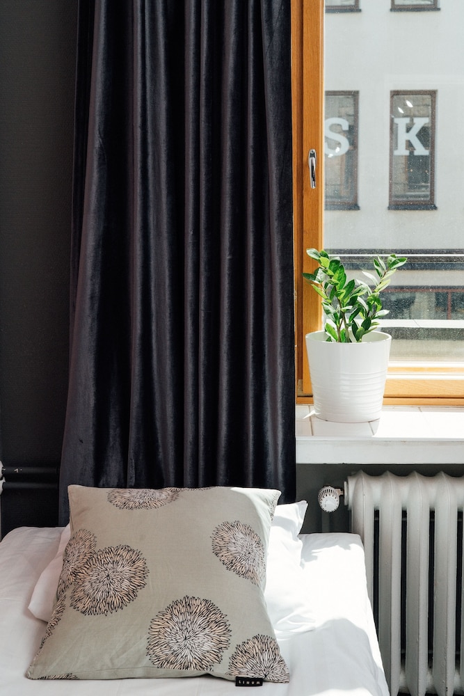Twin Room with a window