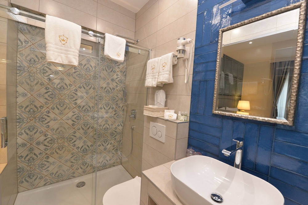 Double Room - Photo 14