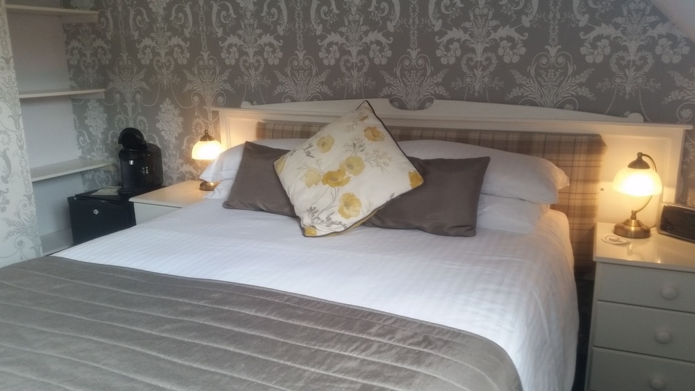 Classic Double Room, 1 Double Bed, Hill View photo 3