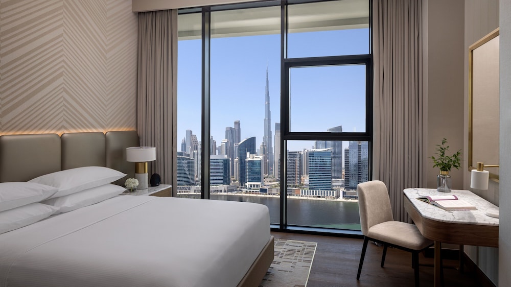 Apartment, 2 Bedrooms (Canal View, High Floor)
