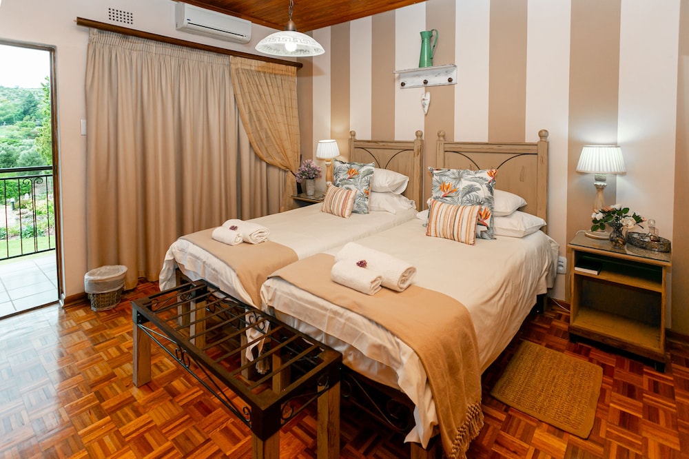 Room (2) photo 3