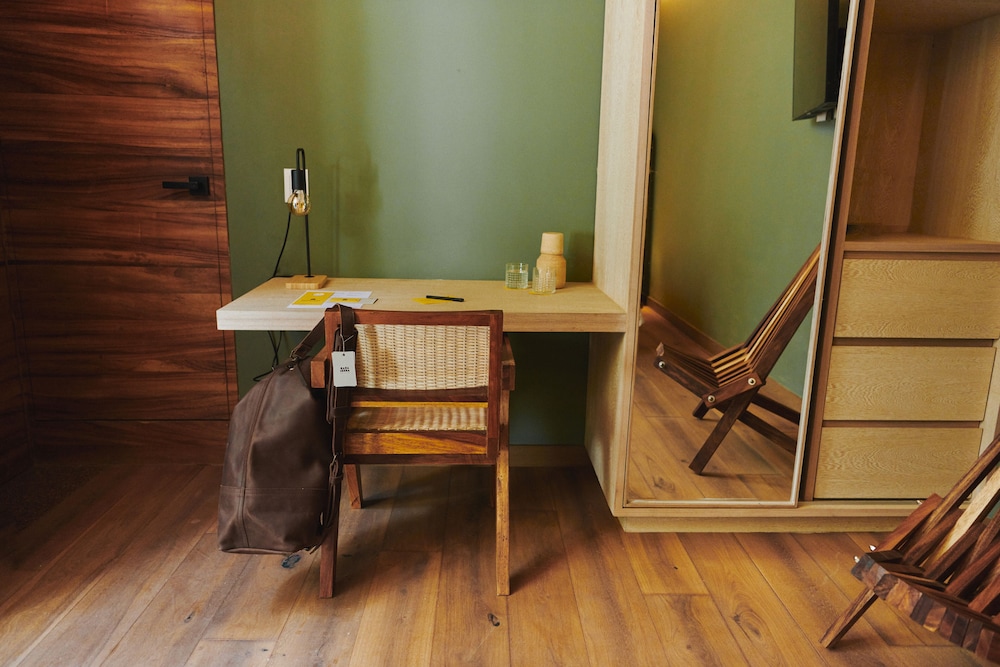 Deluxe Room - Photo 2