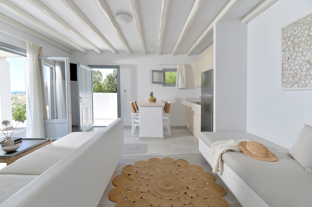 Suite, Private Pool, Sea View photo 3