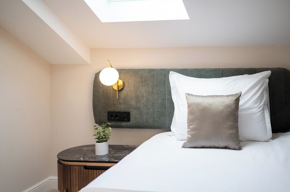 Premium Single Room photo 3