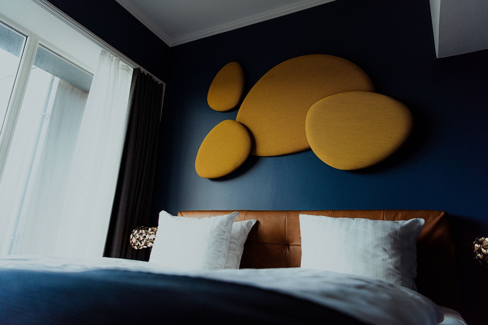 Suite, 1 Bedroom - Photo 6
