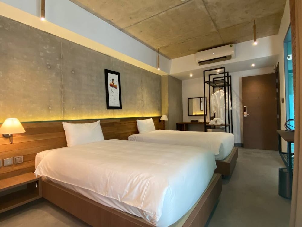 Standard Twin Room - Photo 6