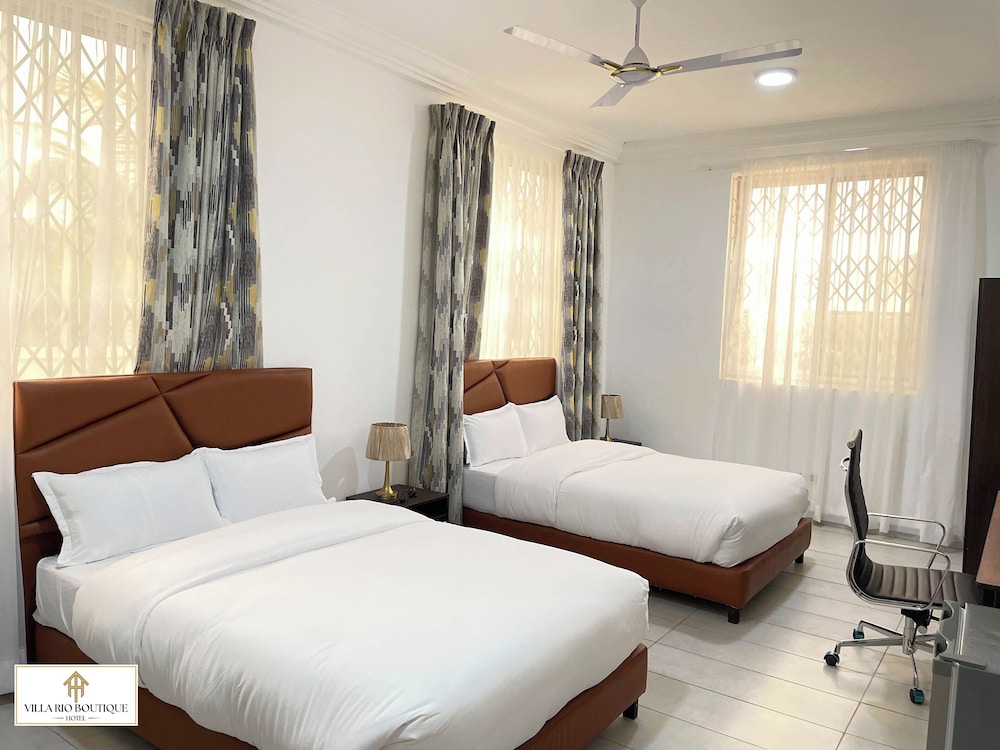 Executive House photo 2