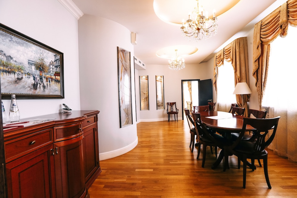 Presidential Suite photo 2