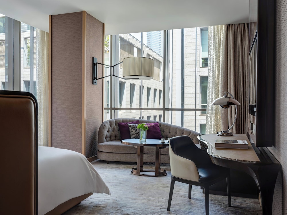 Four Seasons, Room, 1 King Bed