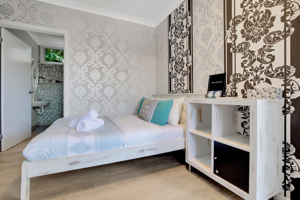 Family/Group Room with Ensuite - Disability Access photo 2