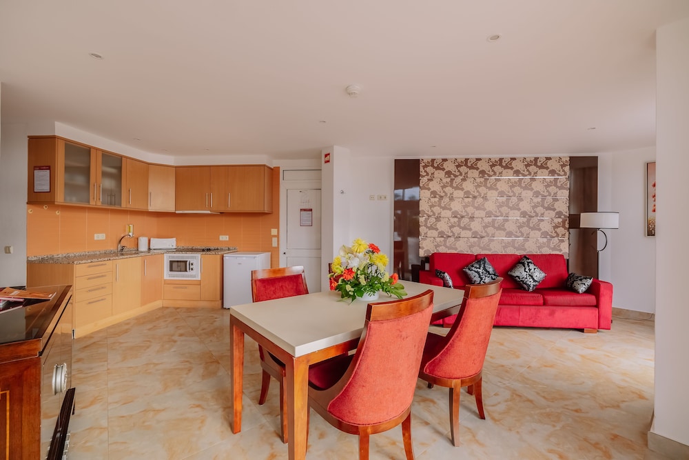 Deluxe Apartment , 2 bedrooms, Sea or Pool View ( 6 Pax) - Photo 4