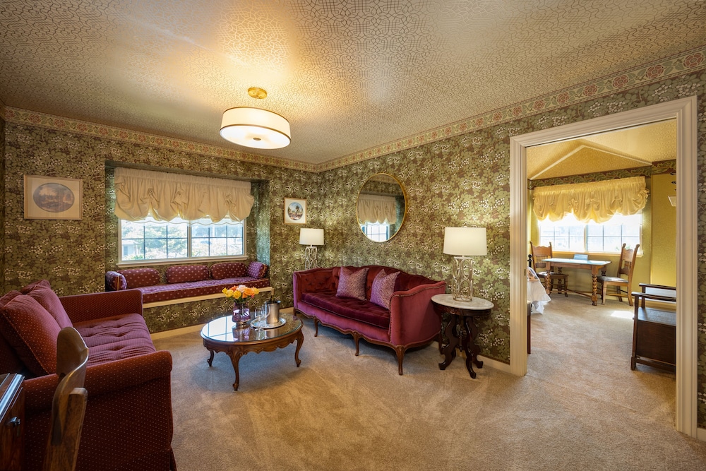 Luxury Suite, 2 Bedrooms, Garden View photo 3