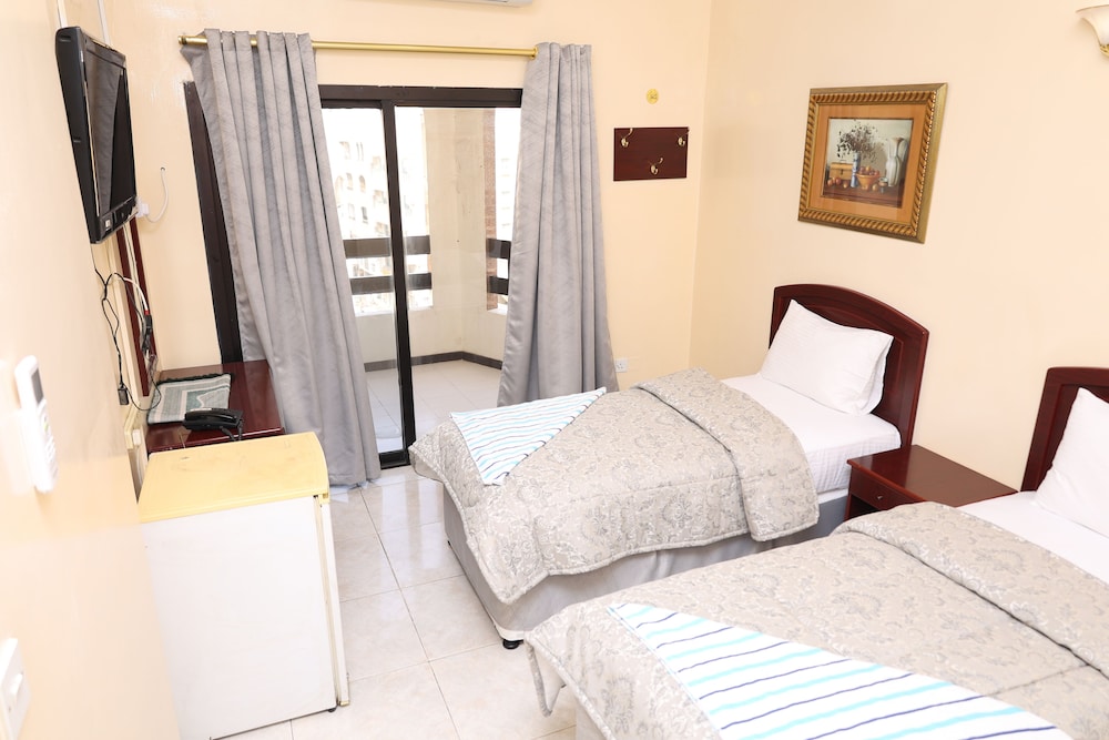 Basic Twin Room photo 3
