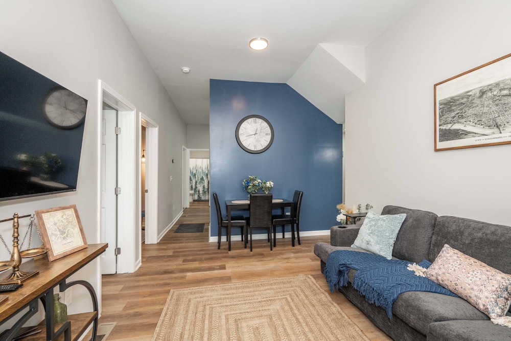 Apartment, Multiple Beds, Balcony, Garden View (887 Lexington Ave #1)