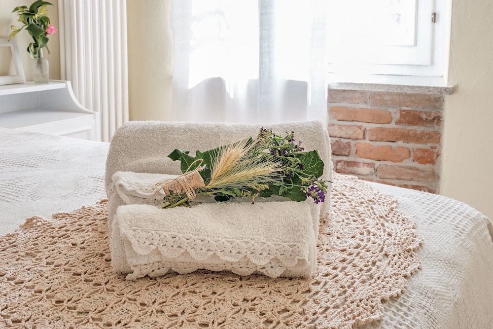 Basic Single Room, 1 Bedroom, Garden Area photo 3