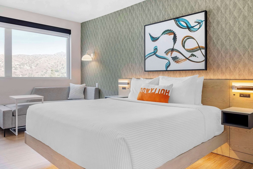 Room, 1 King Bed, Accessible, Non Smoking (Upgrade) - Photo 3