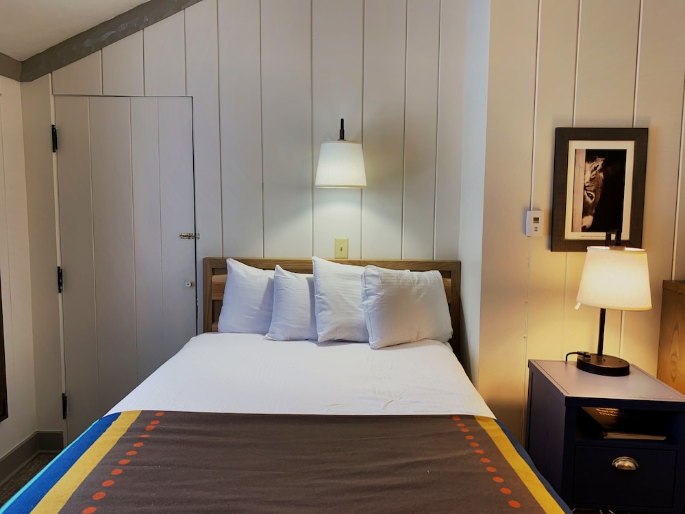 Standard Room (1 Double) No A/C