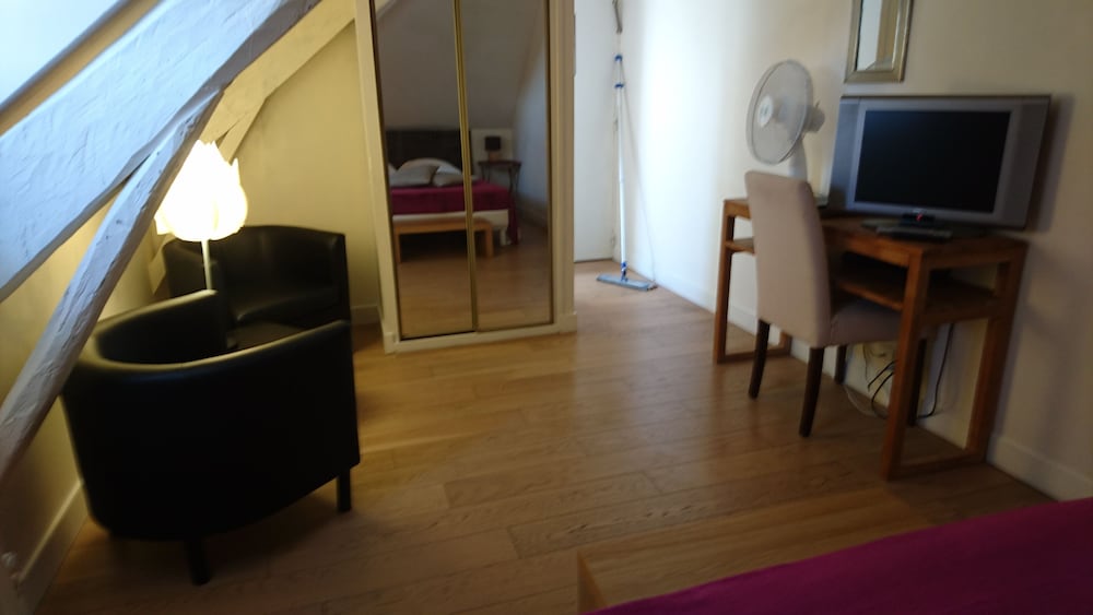 Double Room - Photo 23