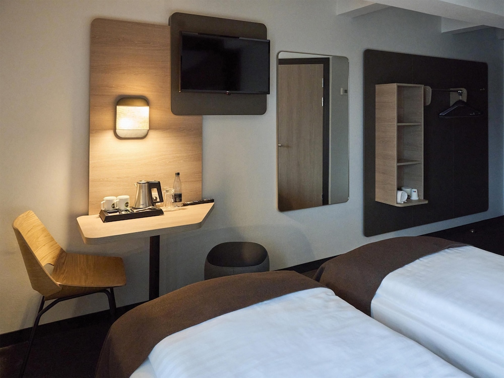 Standard Twin Room photo 3