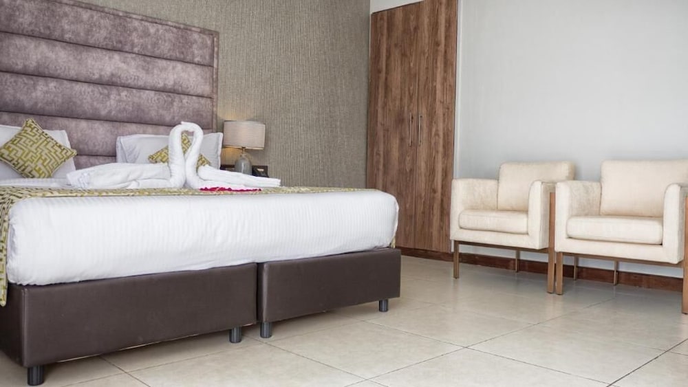 Deluxe Room, 1 King Bed, Non Smoking, Lake View photo 2