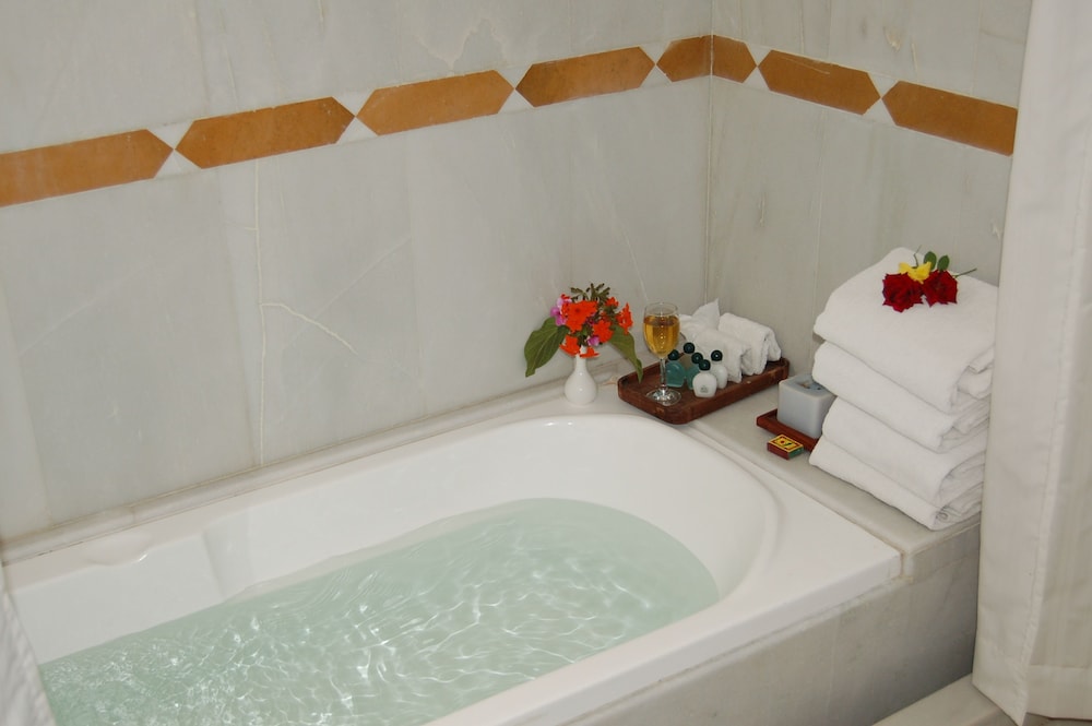 Superior Double Room - Photo 11