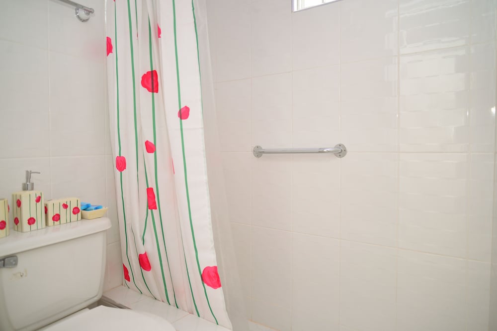 Room, 1 Queen Bed, Ground Floor (Purple Room) photo 3