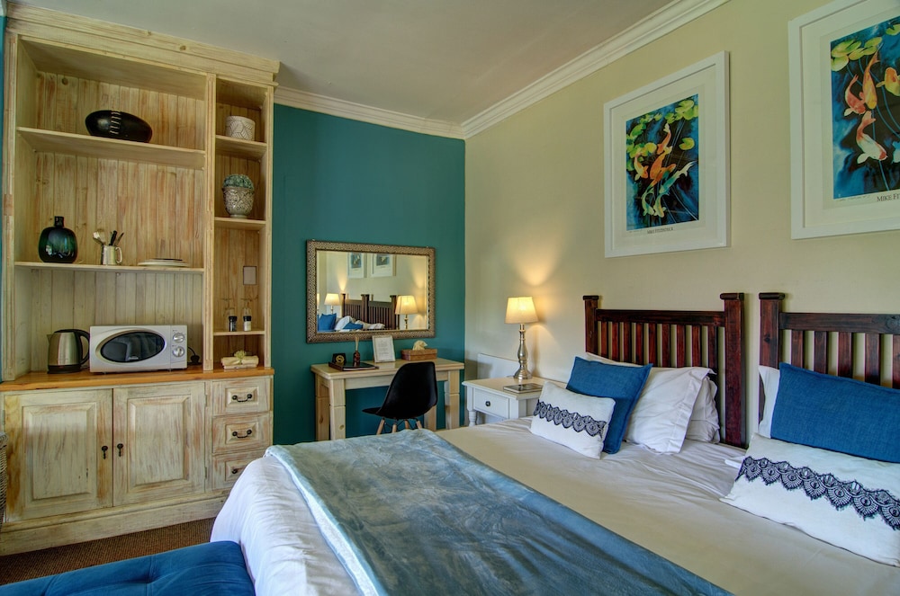Manor House Honeymoon Suite photo 3