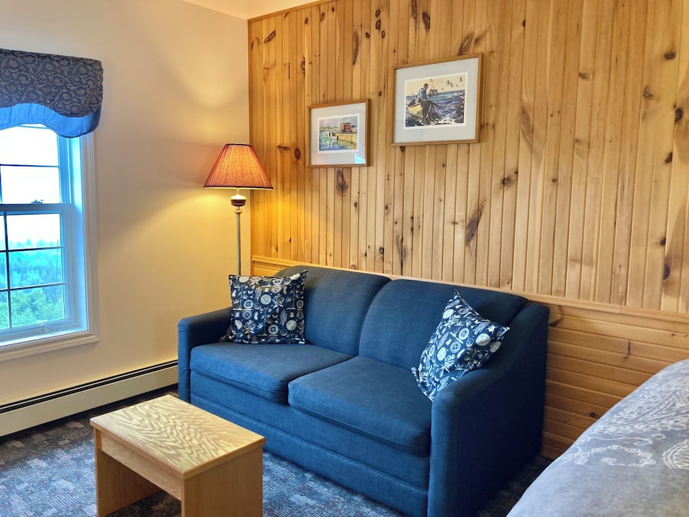 Deluxe Room, 1 Queen Bed with Sofa bed, Ocean View photo 1