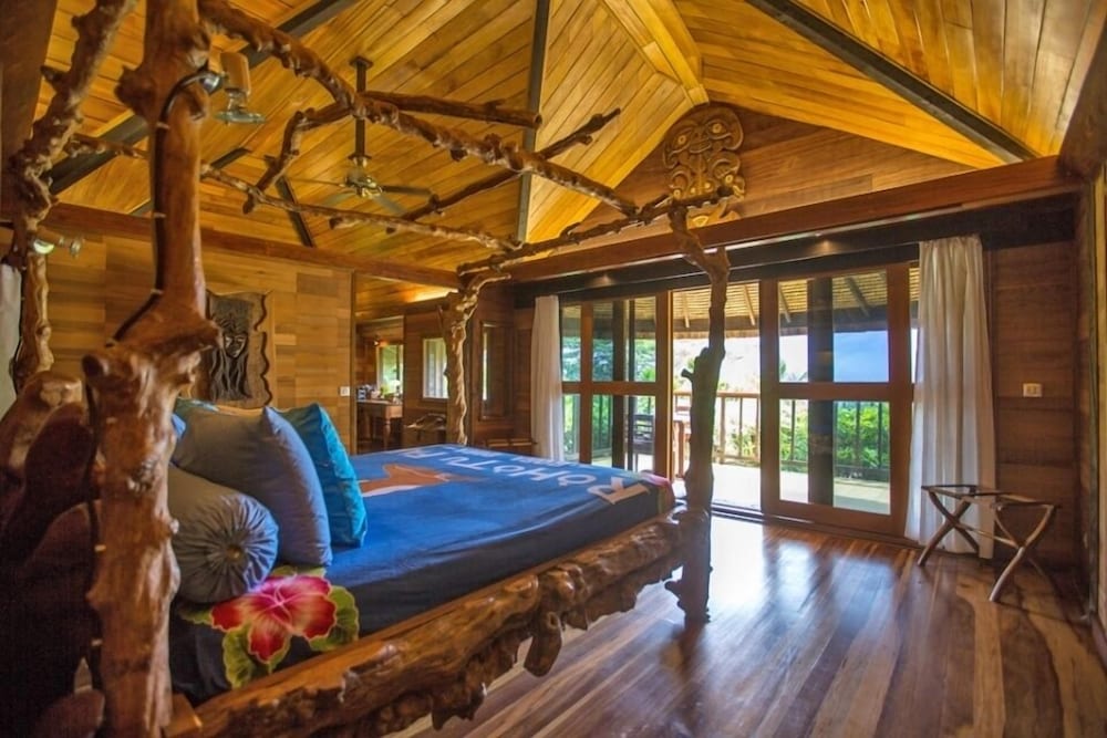Superior Lagoon View Bungalow photo 3