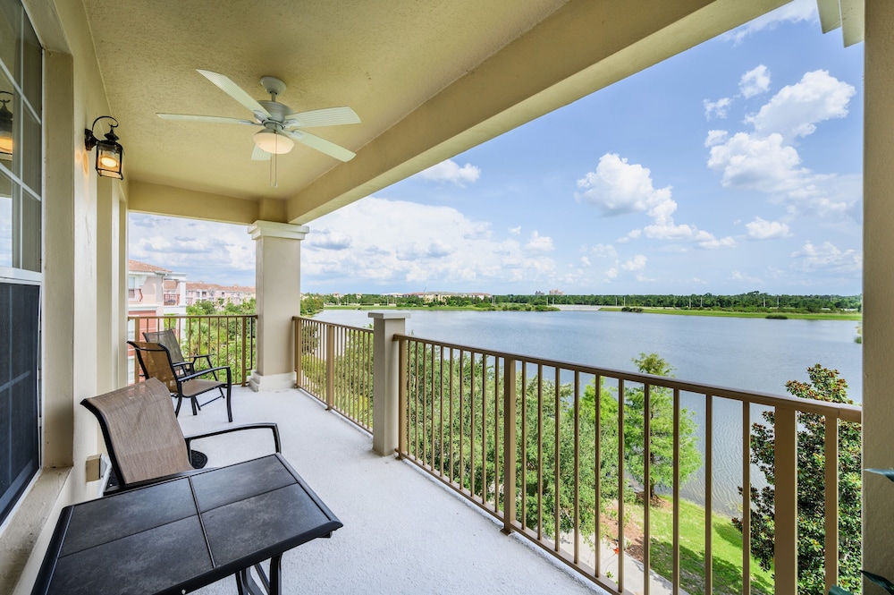 Premium Three-Bedroom Apartment with Lake View