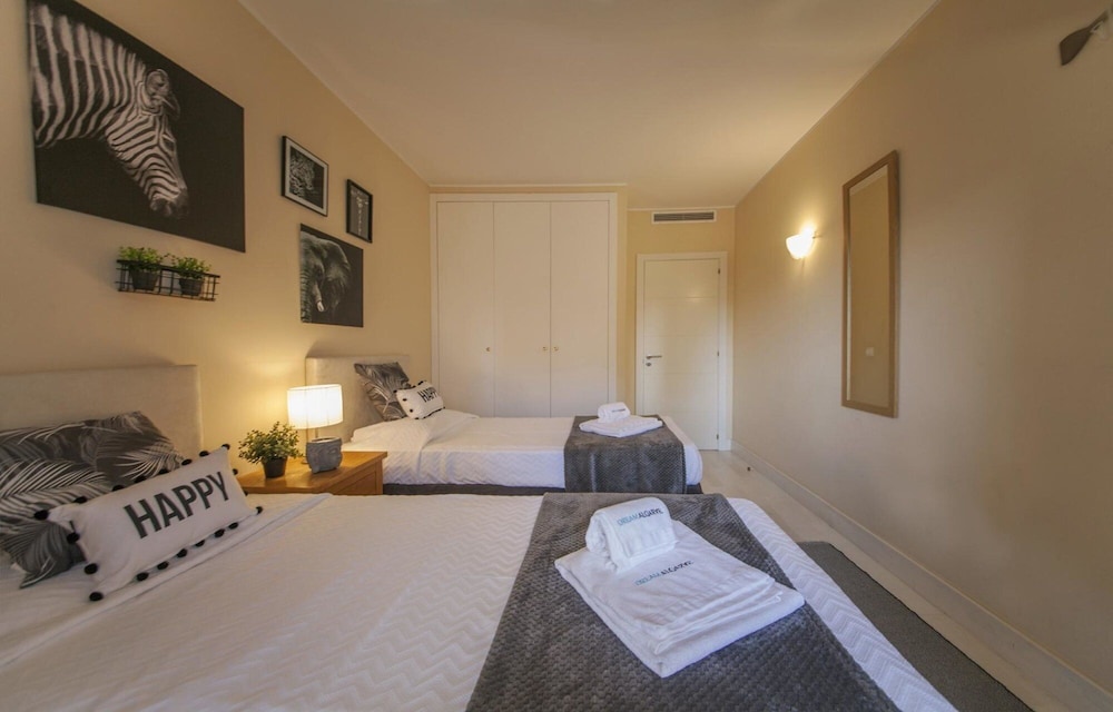 B02 - Fantastic Apartment With Pool Almost on the Sandy Beach, Photo 34