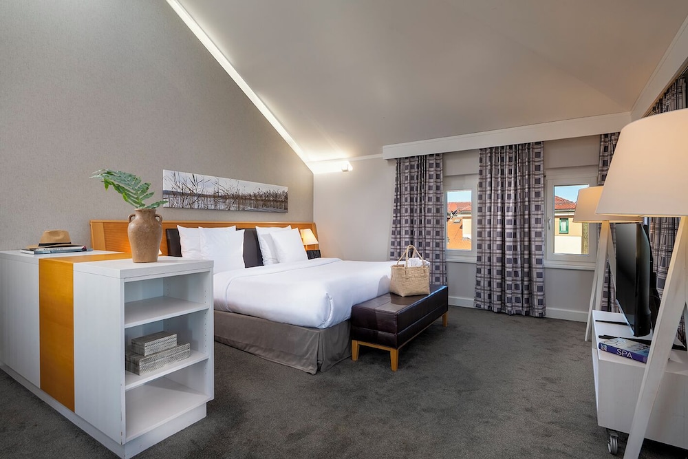 Tower Suite photo 3