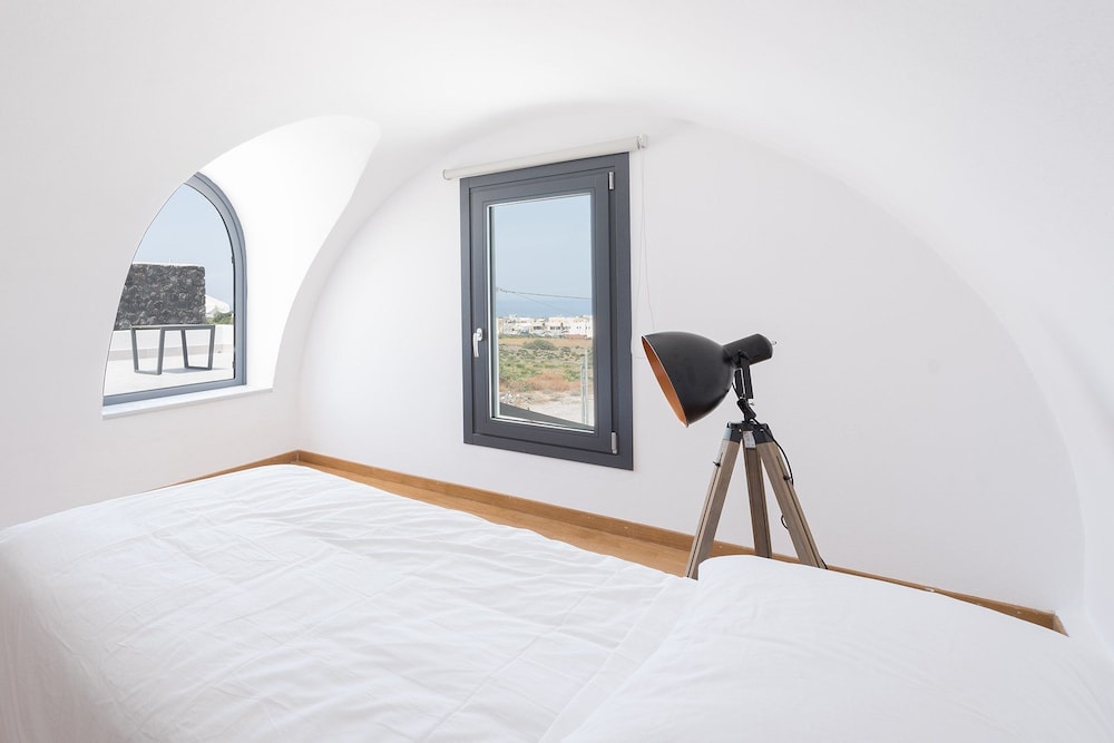 Two-Bedroom Suite with Private Mini Pool - 999°